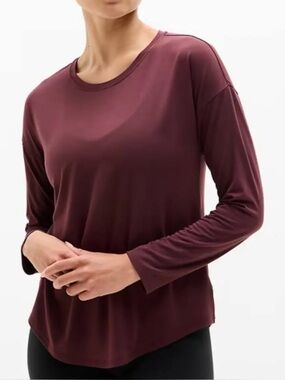 Athleta Move with Ease XL Long-Sleeve Crewneck Top in Garnet